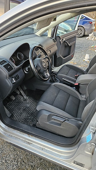 Volkswagen Touran 9 of 22