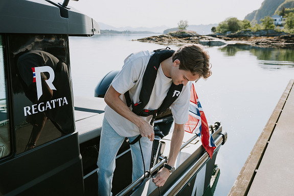 Regatta utvikler flyt- og redningsutstyr til både fritid- og arbeidsmarkedet.