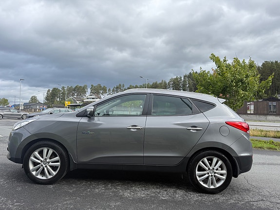 Hyundai ix35 2 of 26