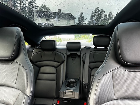 Porsche Taycan 23 of 28