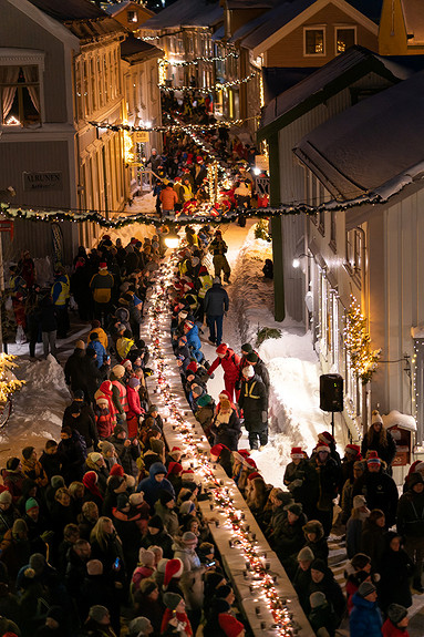 Julebyen Mosjøen med blant annet verdens lengste julegrøtbord arrangeres hvert år i midten av desember, og arrangementet eies av MNF.