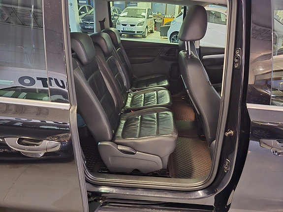 Volkswagen Sharan 17 of 23