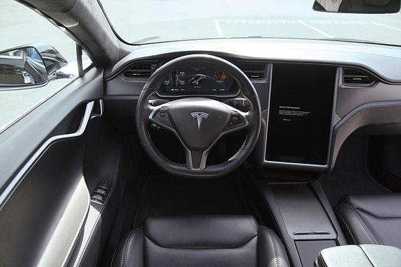 Tesla Model S 25 of 30