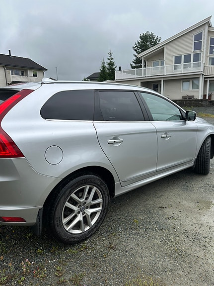 Volvo XC60 5 of 17