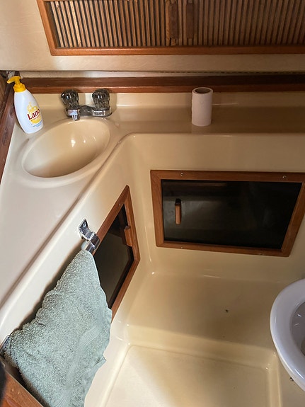 Sea-Ray 250 Sundancer m/port akter for lett adkomst,Båt i god stand 16 of 17