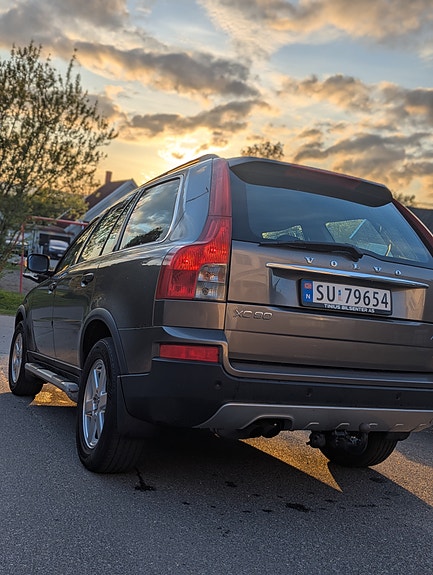 Volvo XC90 18 of 25