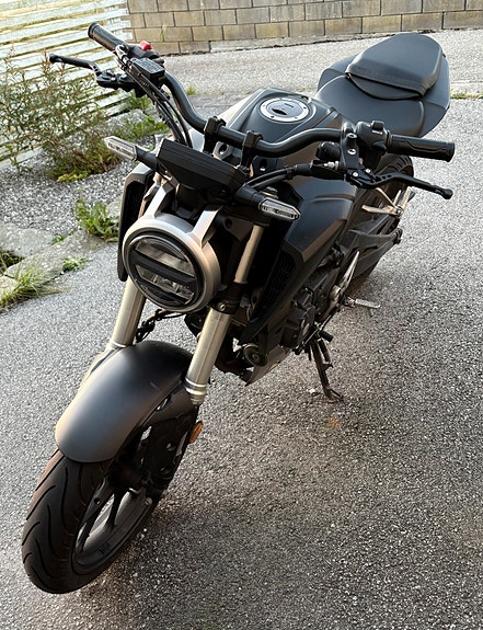Honda CB 125 R 3 of 15