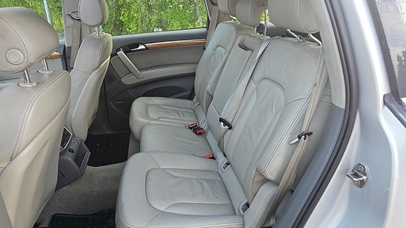 Audi Q7 10 of 16