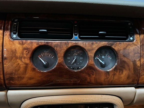 Jaguar XK 11 of 29