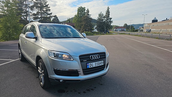 Audi Q7 2 of 16
