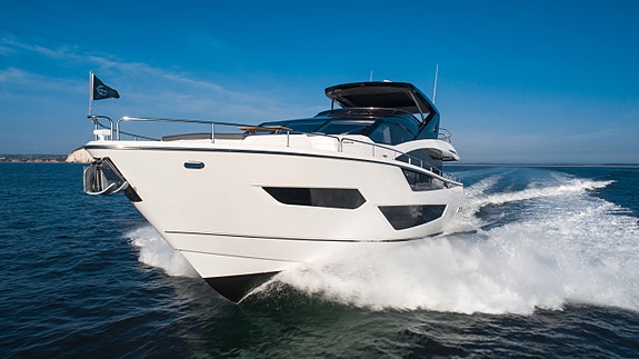 Sunseeker 88 Yacht 3 of 13