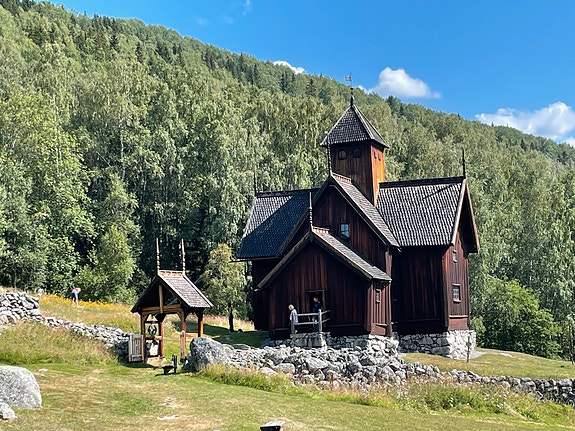 Uvdal stavkirke