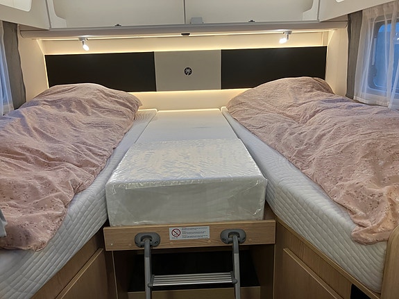 Sunlight T-68 Til Leie Sunlight 2025 modell, mye utstyr. 165 HK.  Prøv bobillivet, det er fantastisk både vår, sommer og høst. Fra kr 6900,- 21 of 30