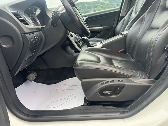 Volvo S60 19 of 30