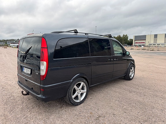 Mercedes-Benz Viano 8 of 30