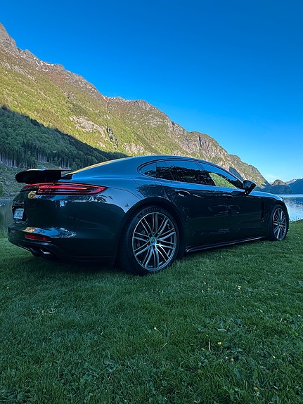 Porsche Panamera 14 of 30
