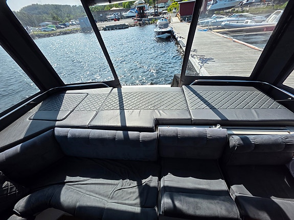 Sunseeker 40 Travado med akter Cabin, mye påkostet og stor badeplattform 23 of 30