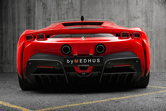 Ferrari SF90 Stradale 7 of 30