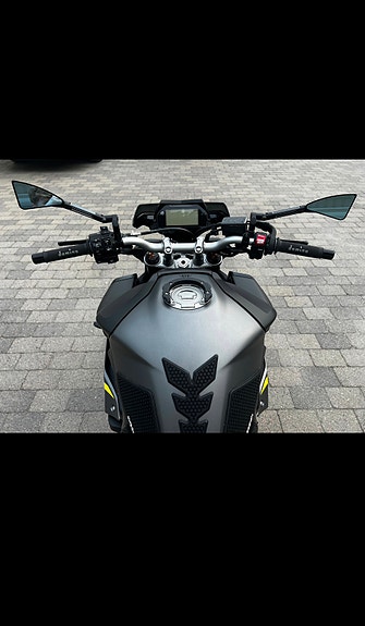 Yamaha MT-10 16 of 30