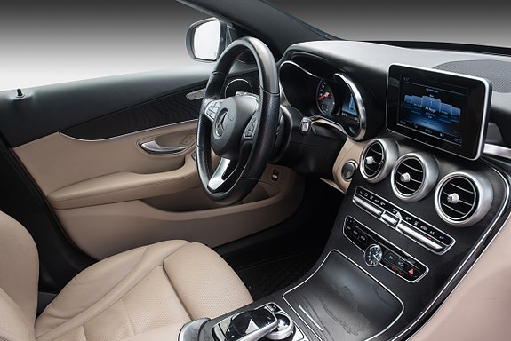 Mercedes-Benz C350 13 of 30