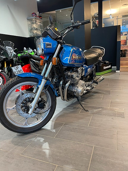 Suzuki GSX 750 3 of 7