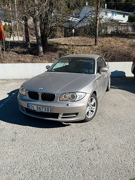 BMW 118i 3 of 5