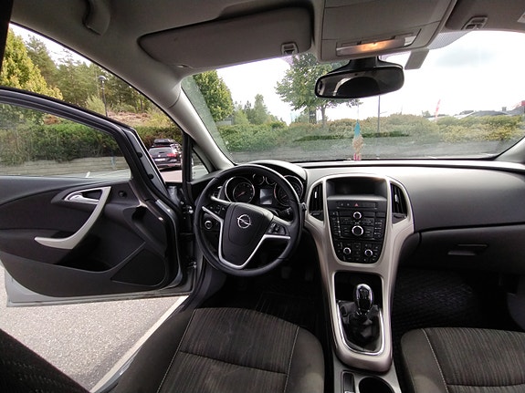 Opel Astra 14 of 30