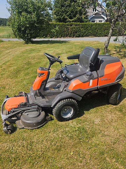 Husqvarna R418TSX AWD