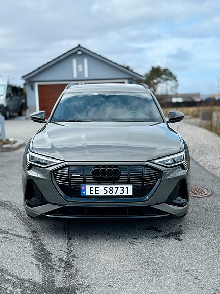 Audi e-tron 2 of 30