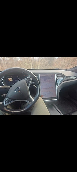 Tesla Model S 8 of 13