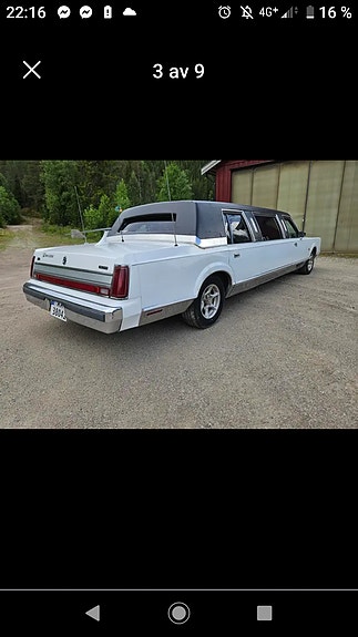 Lincoln Town Car 2 of 3