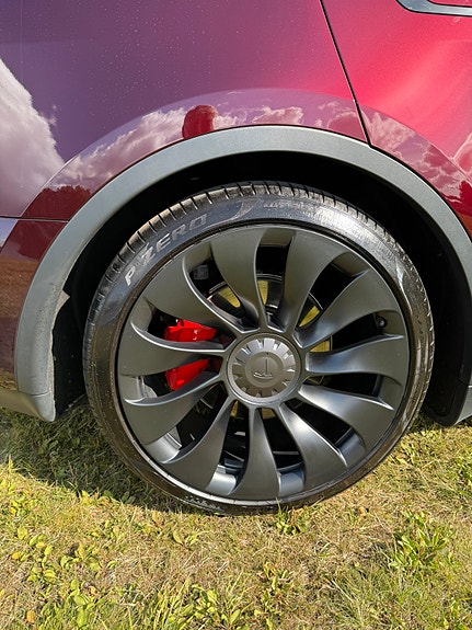Tesla Model Y 22 of 23
