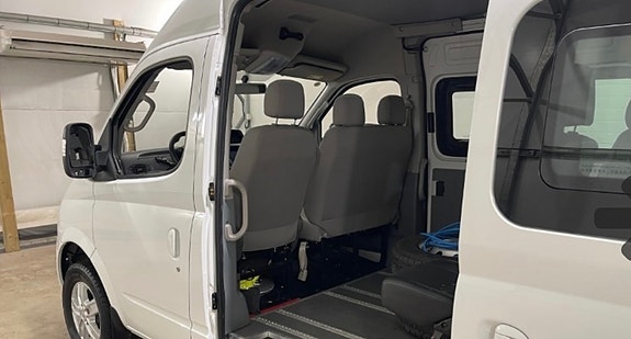 Maxus ev80 10 of 20