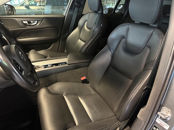 Volvo V60 Cross Country 14 of 30