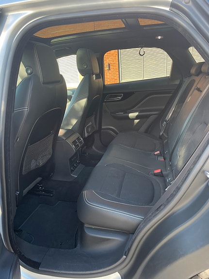 Jaguar F-PACE 18 of 28