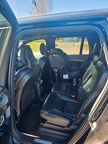 Volvo XC90 19 of 21