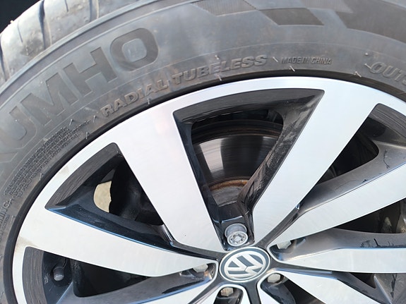 Volkswagen Passat Alltrack 12 of 30