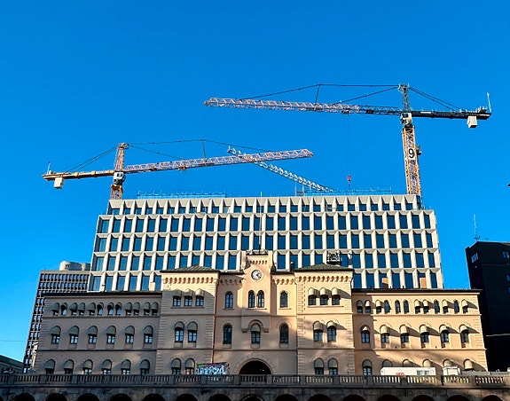 Montering av fasader på D- blokka i det nye Regjeringskvartalet