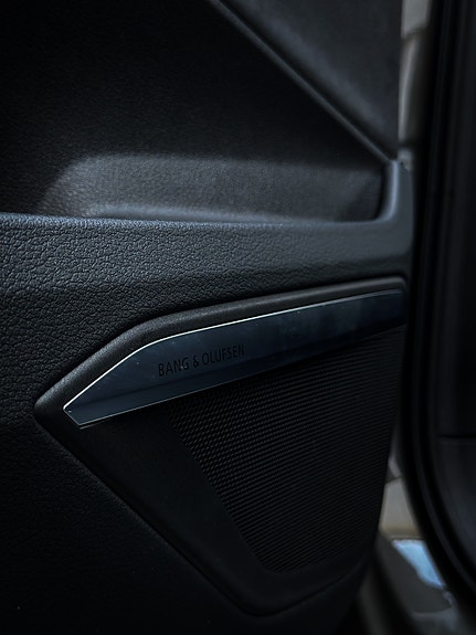 Audi e-tron 27 of 30