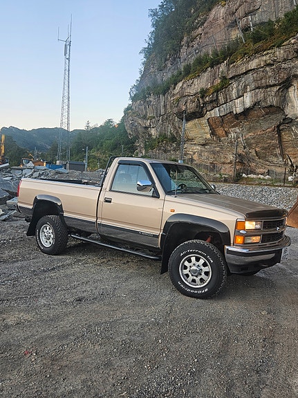Chevrolet Silverado 10 of 19
