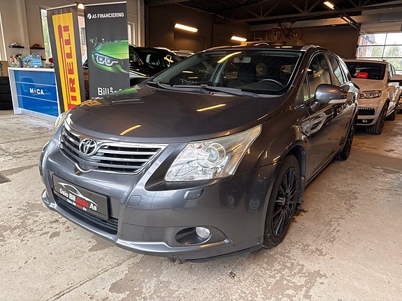 Toyota Avensis 4 of 18