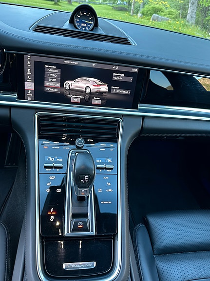 Porsche Panamera 29 of 30