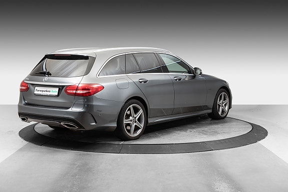 Mercedes-Benz C350 4 of 30