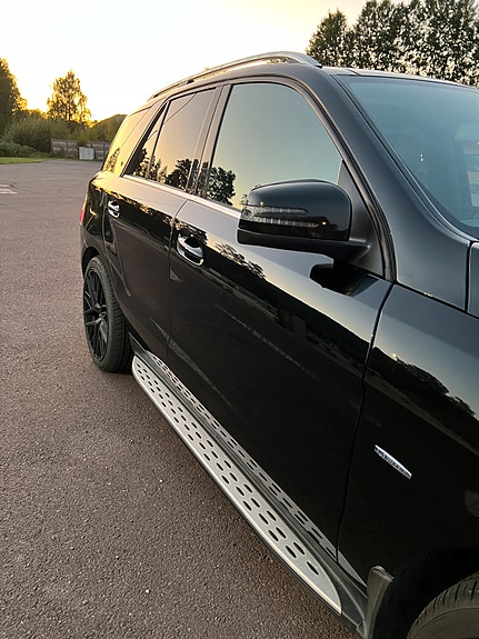 Mercedes-Benz ML250 10 of 26