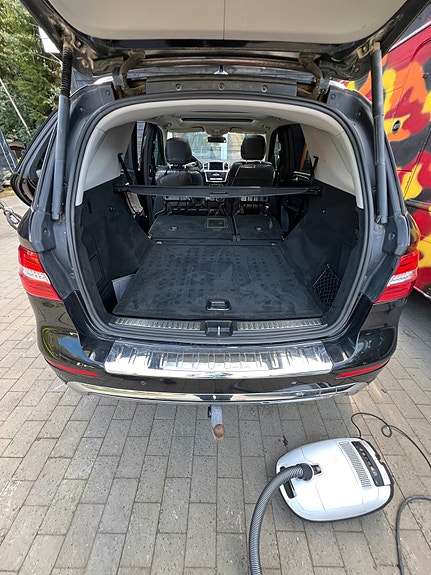 Mercedes-Benz ML250 25 of 26