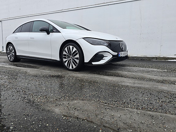 Mercedes-Benz EQE350 9 of 15