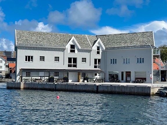 På kaien (SG-Habitat AS) logo