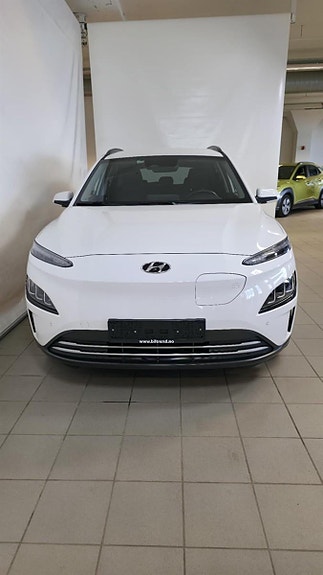 Hyundai Kona 2 of 28