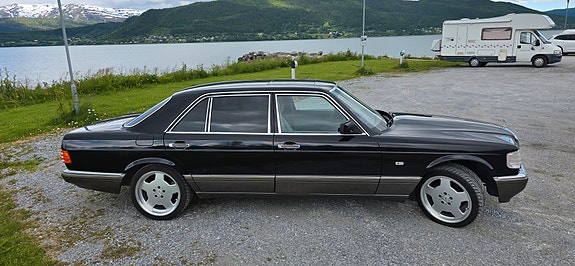 Mercedes-Benz 560 SEL 8 of 28