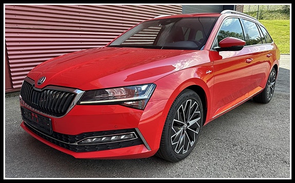 Skoda Superb 2 of 5